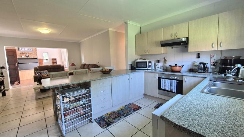 3 Bedroom Property for Sale in Fraaiuitsig Western Cape